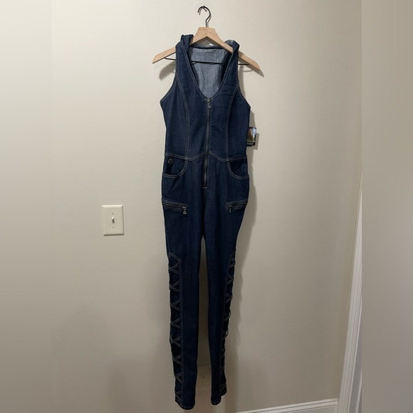 NWT Dereon Y2K Hooded Embroidered Jeweled Denim Jumpsuit Size Medium - Picture 4 of 11